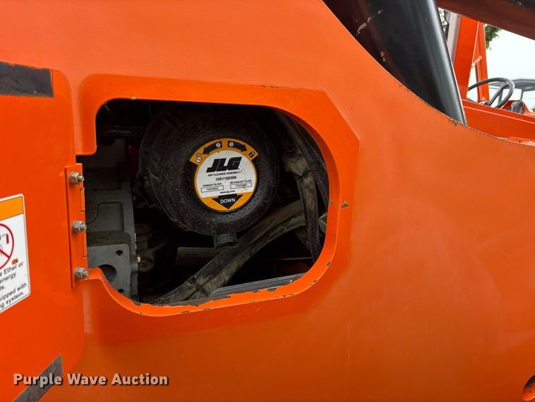 image for item ES8922 2017 JLG Skytrak 10054 telehandler