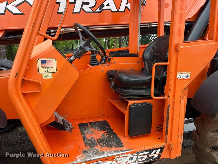 image for item ES8922 2017 JLG Skytrak 10054 telehandler