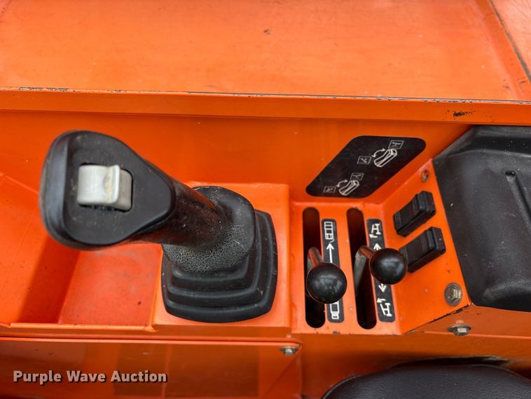 image for item ES8922 2017 JLG Skytrak 10054 telehandler