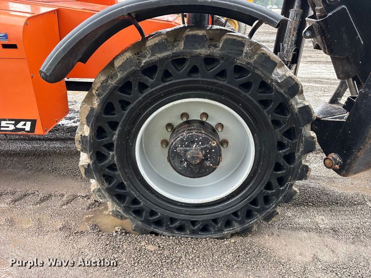 image for item ES8922 2017 JLG Skytrak 10054 telehandler