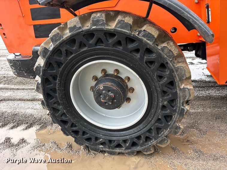 image for item ES8922 2017 JLG Skytrak 10054 telehandler