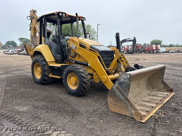 image for item ES8923 2022 Caterpillar 420 backhoe