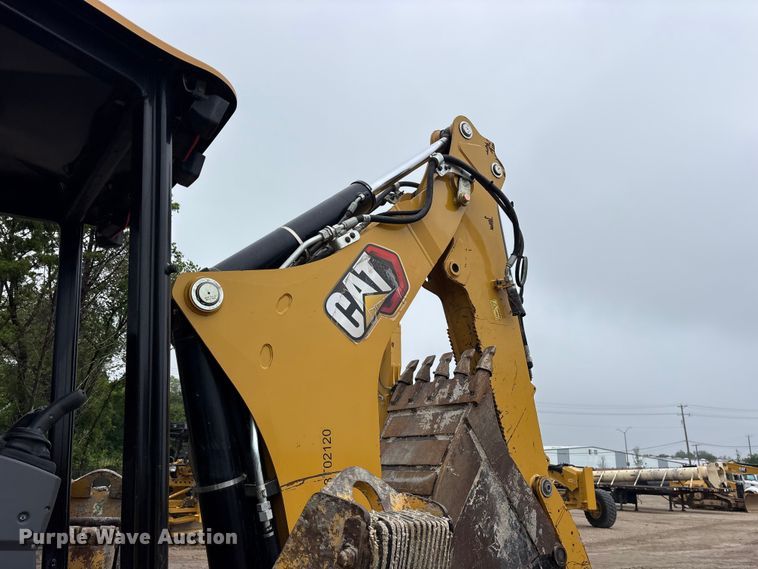 image for item ES8923 2022 Caterpillar 420 backhoe