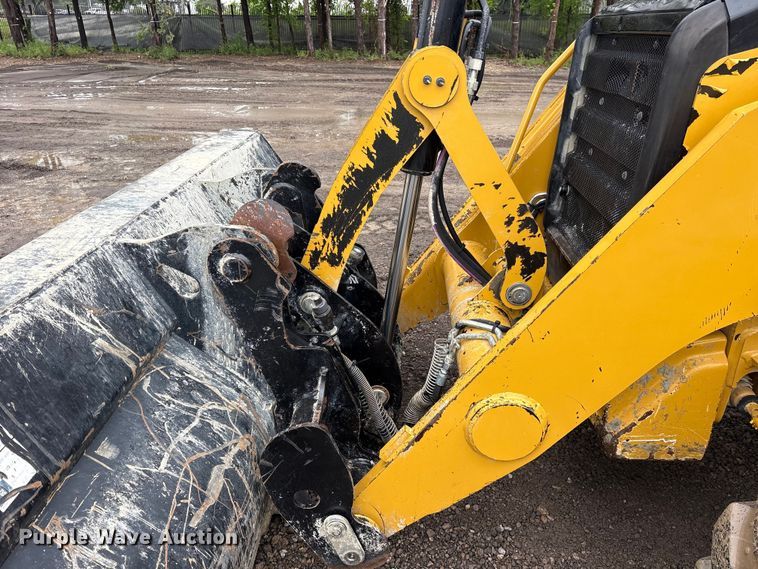 image for item ES8923 2022 Caterpillar 420 backhoe