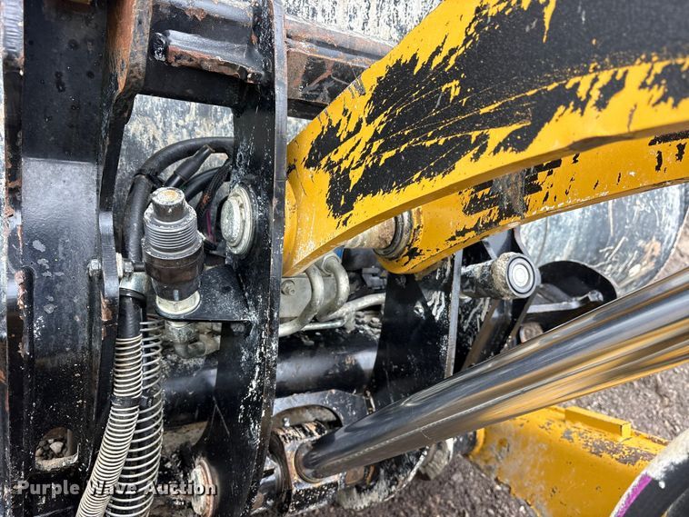 image for item ES8923 2022 Caterpillar 420 backhoe