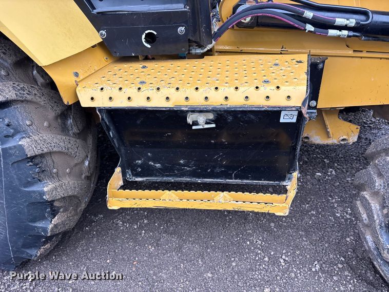 image for item ES8923 2022 Caterpillar 420 backhoe