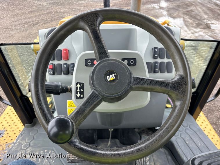 image for item ES8923 2022 Caterpillar 420 backhoe