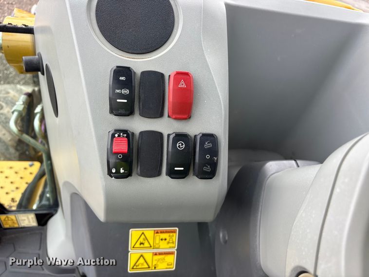 image for item ES8923 2022 Caterpillar 420 backhoe