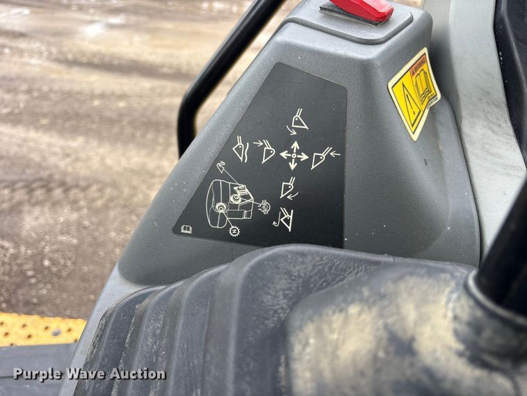 image for item ES8923 2022 Caterpillar 420 backhoe