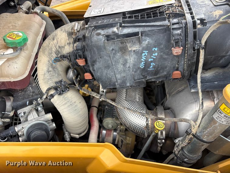 image for item ES8923 2022 Caterpillar 420 backhoe