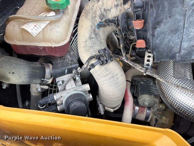 image for item ES8923 2022 Caterpillar 420 backhoe