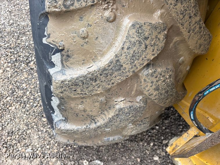 image for item ES8923 2022 Caterpillar 420 backhoe