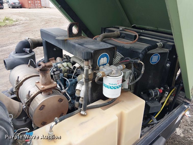 image for item ES8928 2019 Sullair 185D air compressor