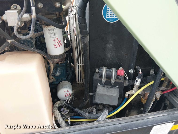 image for item ES8928 2019 Sullair 185D air compressor