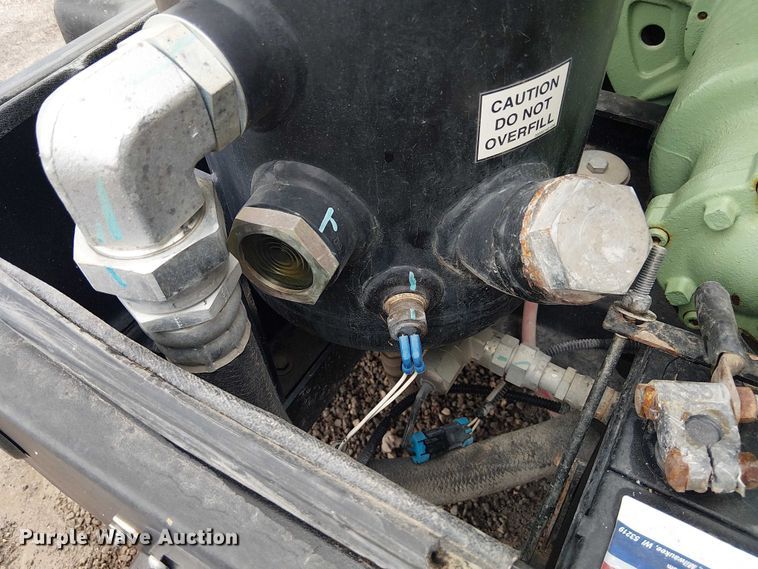 image for item ES8928 2019 Sullair 185D air compressor