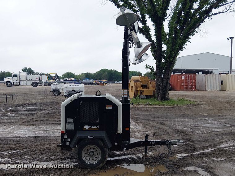 image for item ES8929 2021 Allmand Night-Lite V-Series light plant