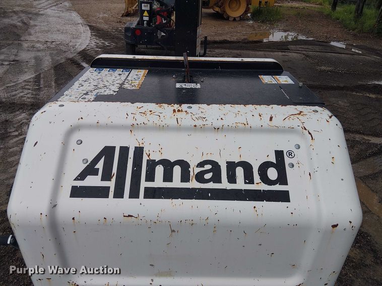 image for item ES8929 2021 Allmand Night-Lite V-Series light plant