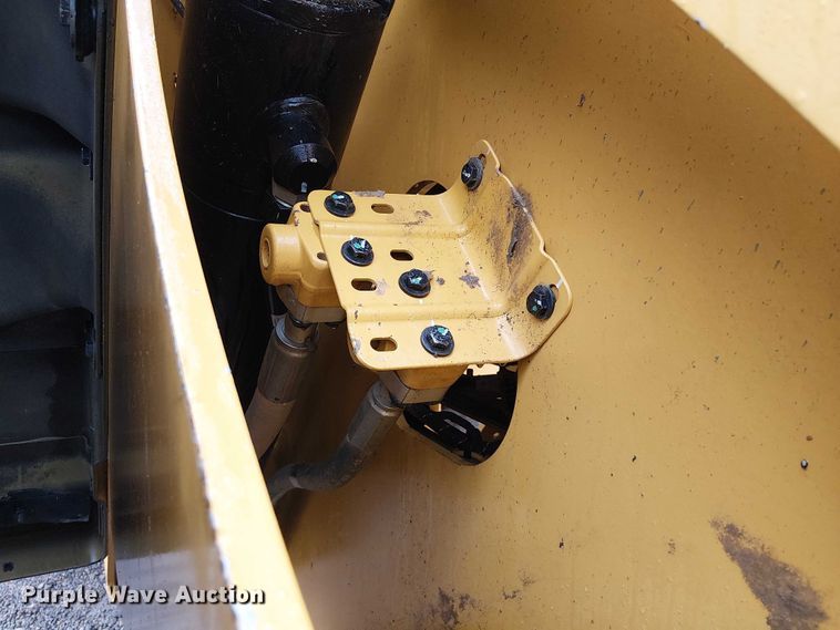 image for item ES8933 2021 Caterpillar 950M wheel loader