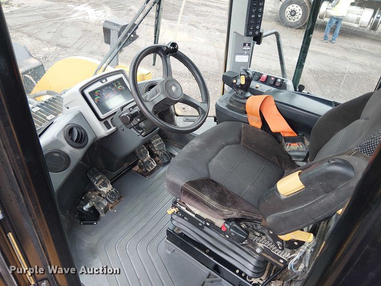 image for item ES8933 2021 Caterpillar 950M wheel loader