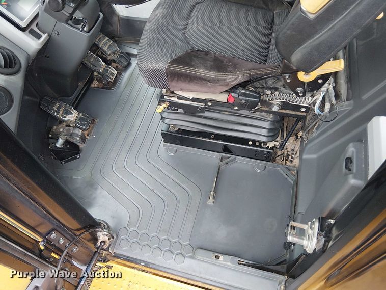 image for item ES8933 2021 Caterpillar 950M wheel loader