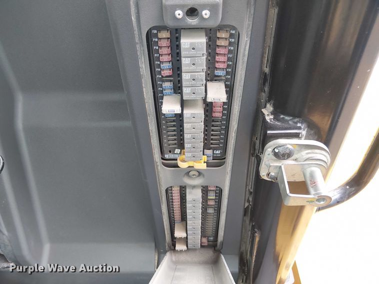 image for item ES8933 2021 Caterpillar 950M wheel loader