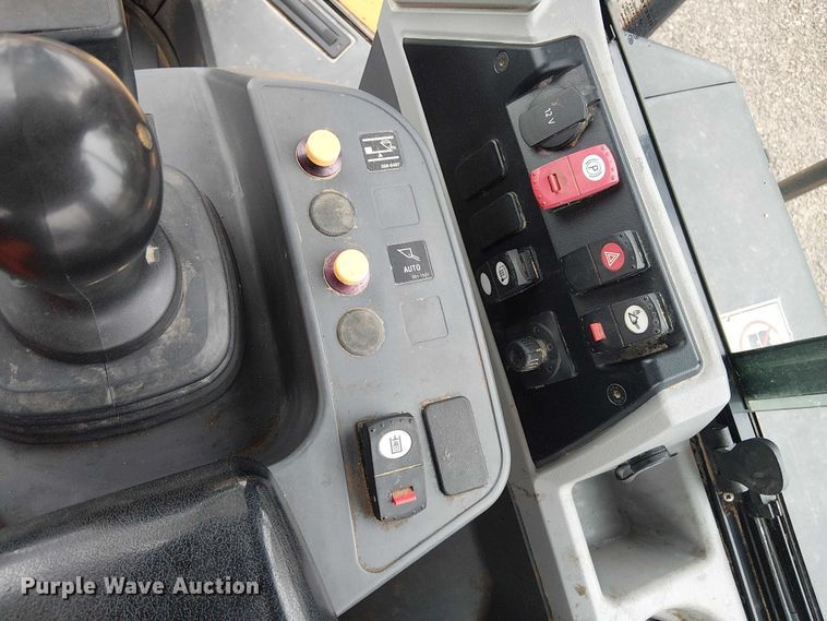 image for item ES8933 2021 Caterpillar 950M wheel loader