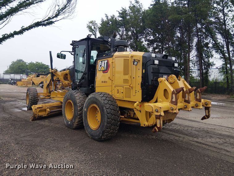 image for item ES8934 2021 Caterpillar 150 motor grader