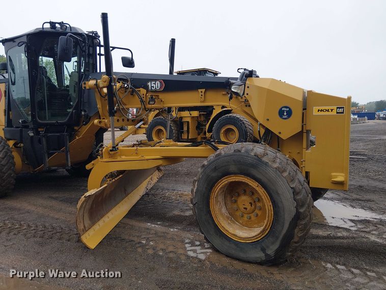 image for item ES8934 2021 Caterpillar 150 motor grader