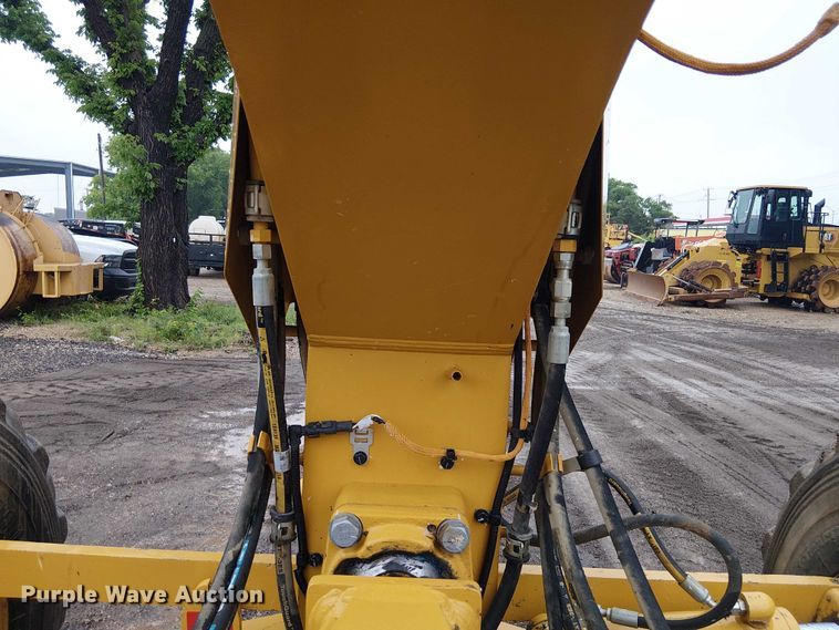 image for item ES8934 2021 Caterpillar 150 motor grader