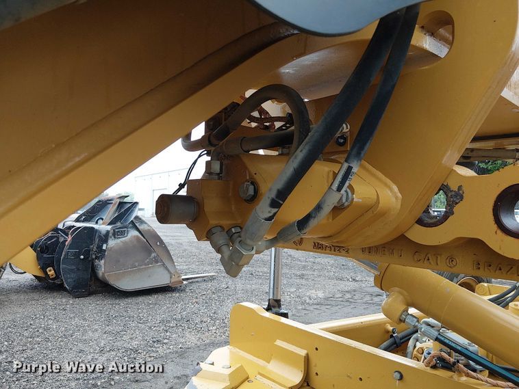 image for item ES8934 2021 Caterpillar 150 motor grader