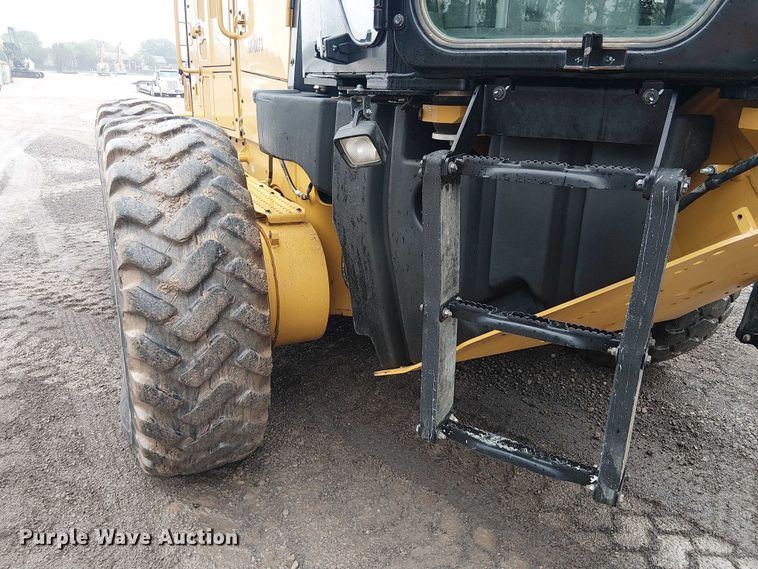 image for item ES8934 2021 Caterpillar 150 motor grader