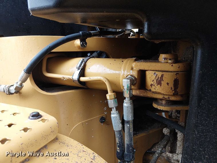 image for item ES8934 2021 Caterpillar 150 motor grader