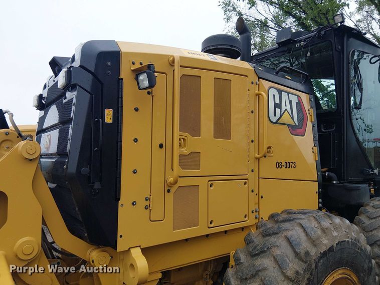 image for item ES8934 2021 Caterpillar 150 motor grader