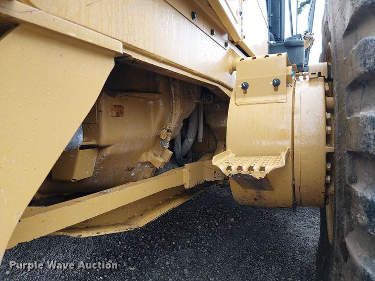 image for item ES8934 2021 Caterpillar 150 motor grader