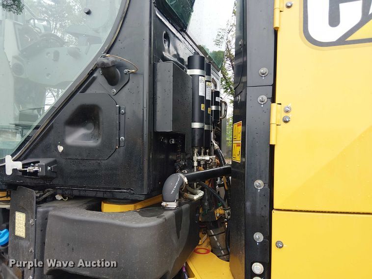 image for item ES8934 2021 Caterpillar 150 motor grader