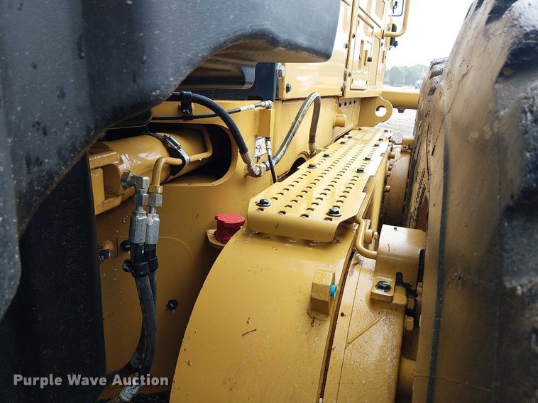 image for item ES8934 2021 Caterpillar 150 motor grader