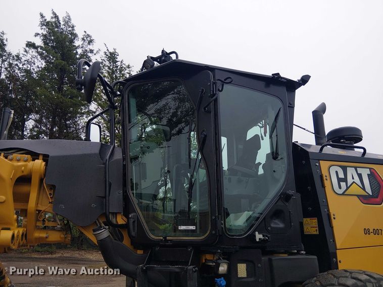 image for item ES8934 2021 Caterpillar 150 motor grader