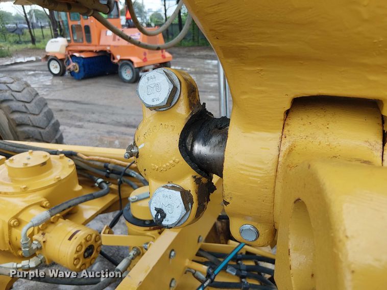 image for item ES8934 2021 Caterpillar 150 motor grader