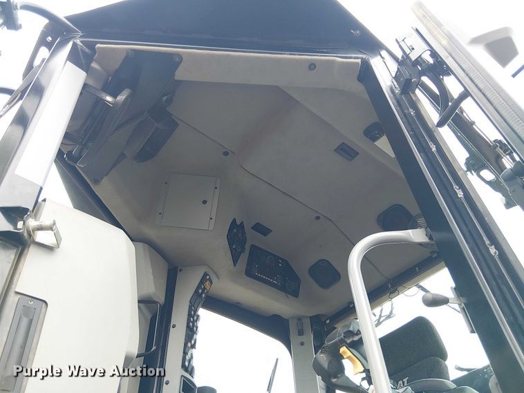 image for item ES8934 2021 Caterpillar 150 motor grader