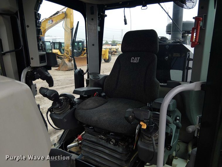 image for item ES8934 2021 Caterpillar 150 motor grader