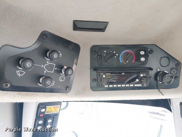 image for item ES8934 2021 Caterpillar 150 motor grader