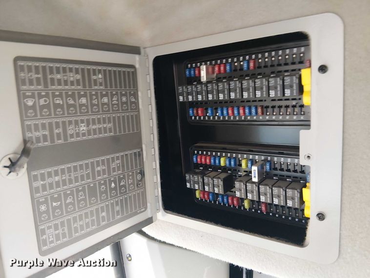 image for item ES8934 2021 Caterpillar 150 motor grader