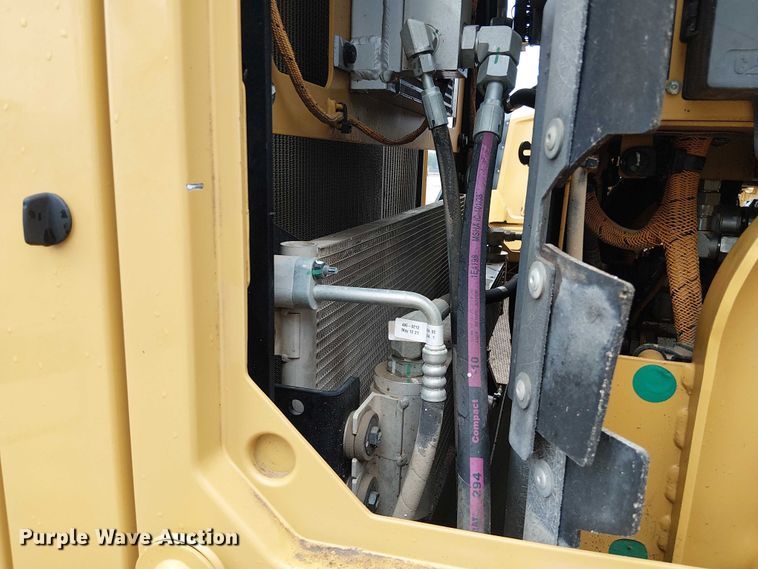 image for item ES8934 2021 Caterpillar 150 motor grader