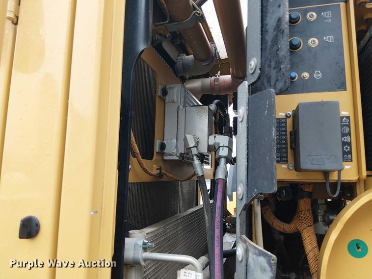 image for item ES8934 2021 Caterpillar 150 motor grader