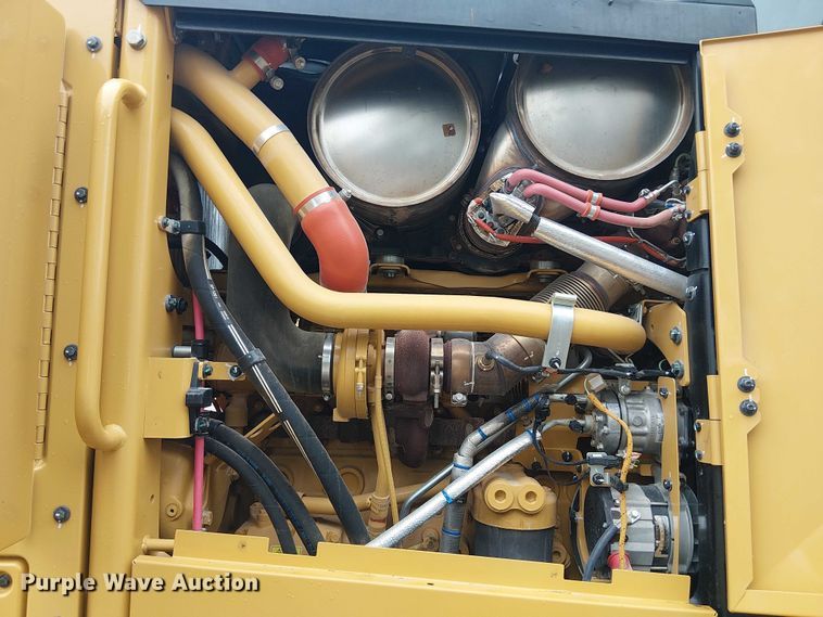 image for item ES8934 2021 Caterpillar 150 motor grader