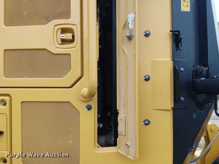 image for item ES8934 2021 Caterpillar 150 motor grader