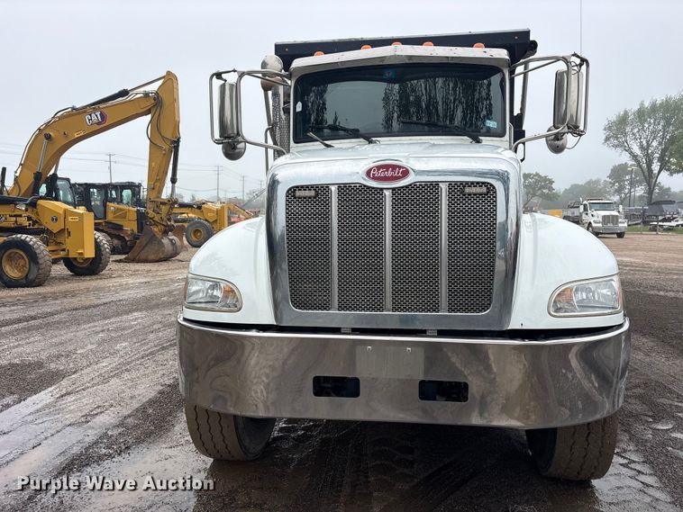 image for item ES8935 2020 Peterbilt 348 dump truck
