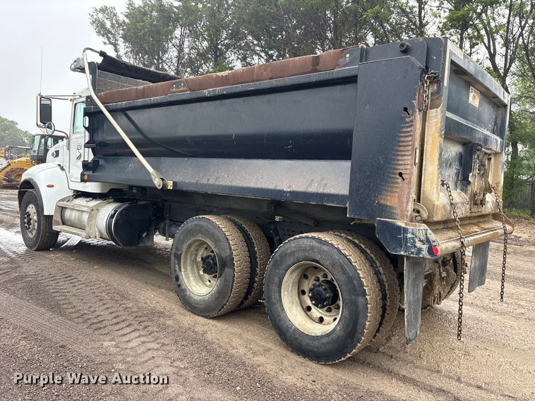 image for item ES8935 2020 Peterbilt 348 dump truck