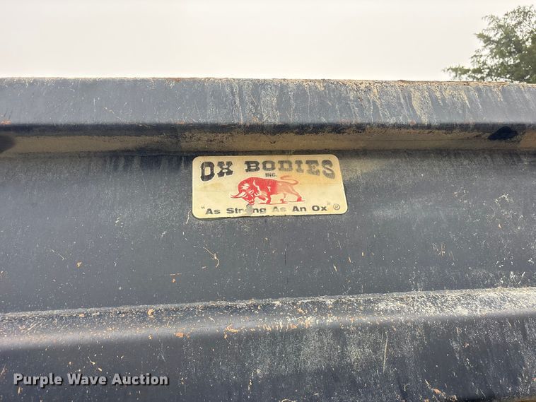 image for item ES8935 2020 Peterbilt 348 dump truck