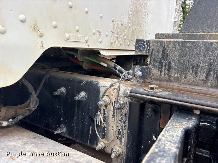 image for item ES8935 2020 Peterbilt 348 dump truck